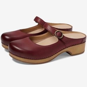 Dansko Bria Red Burgandy sz 38 mule